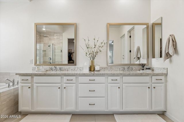 1816 E FALLEN LEAF Lane, Phoenix, AZ 85024