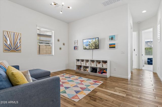 1816 E FALLEN LEAF Lane, Phoenix, AZ 85024