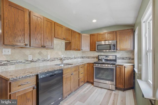 205 W HIGH ST, Phoenixville, PA 19460