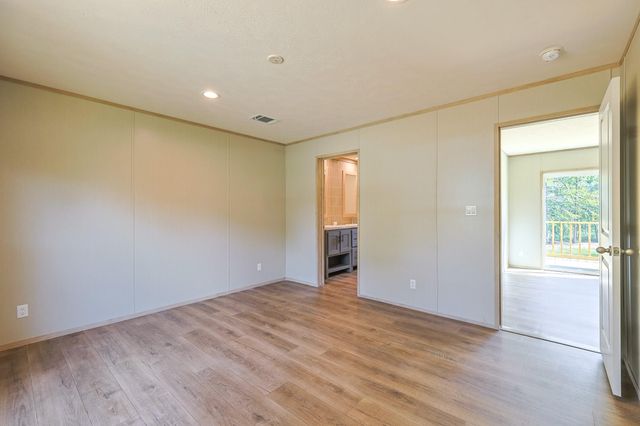 670 Wood Haven, Livingston, TX 77351