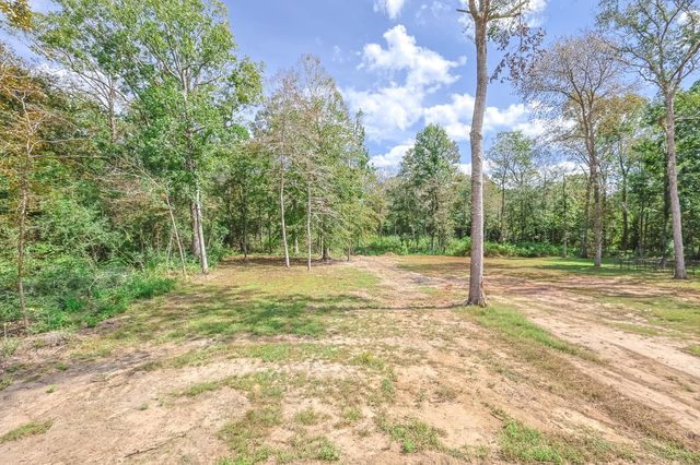 670 Wood Haven, Livingston, TX 77351
