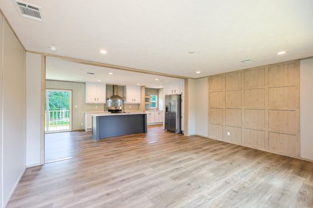 670 Wood Haven, Livingston, TX 77351