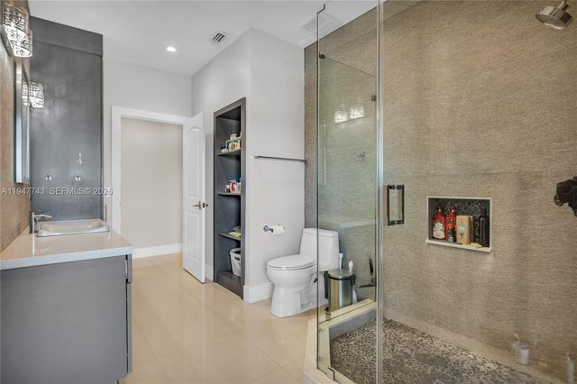 15560 NW 83rd Pl, Miami Lakes, FL 33016