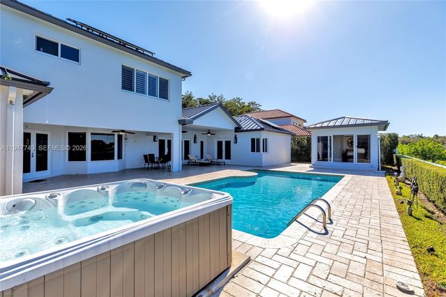 15560 NW 83rd Pl, Miami Lakes, FL 33016