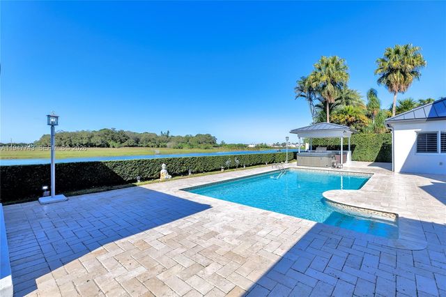 15560 NW 83rd Pl, Miami Lakes, FL 33016