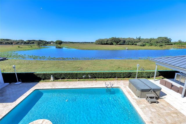 15560 NW 83rd Pl, Miami Lakes, FL 33016