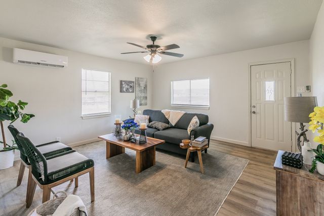 211 W Poplar Street, Celina, TX 75009