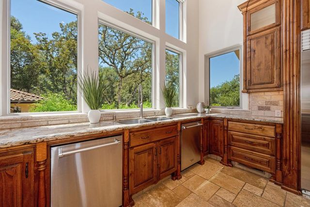 4580 Lake Forest Dr, Loomis, CA 95650