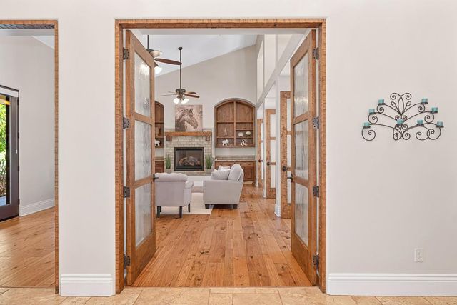 4580 Lake Forest Dr, Loomis, CA 95650