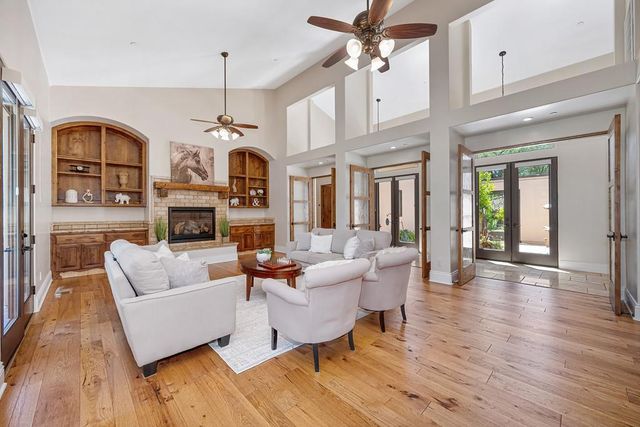4580 Lake Forest Dr, Loomis, CA 95650