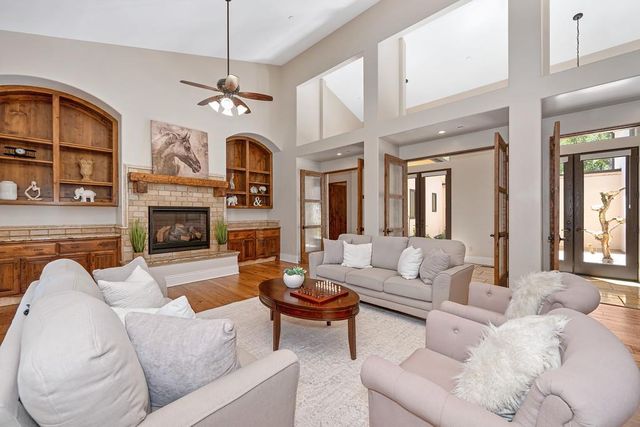 4580 Lake Forest Dr, Loomis, CA 95650