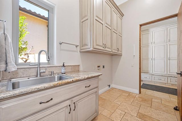 4580 Lake Forest Dr, Loomis, CA 95650