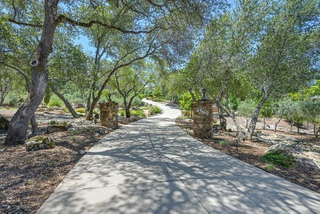 4580 Lake Forest Dr, Loomis, CA 95650