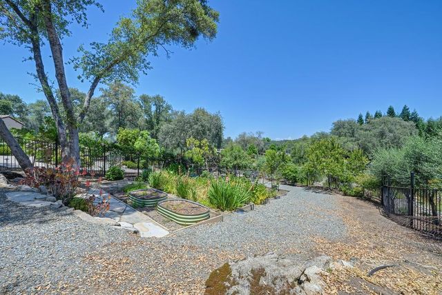 4580 Lake Forest Dr, Loomis, CA 95650