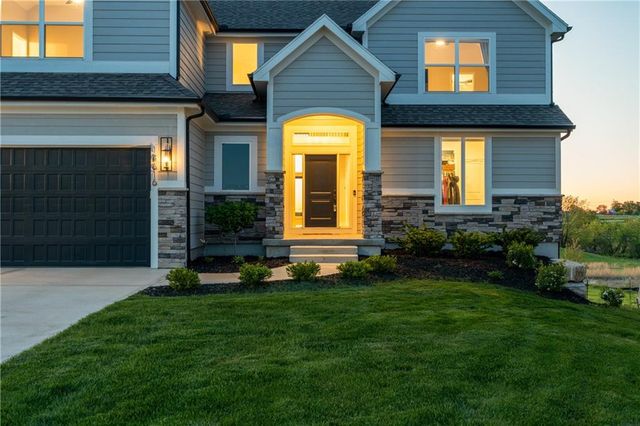 14616 Aspen Circle, Basehor, KS 66007