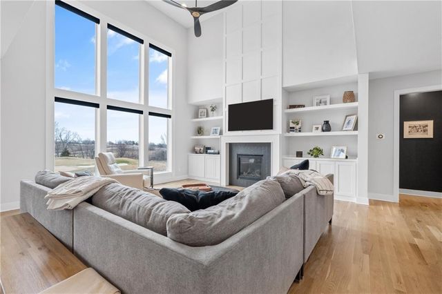 14616 Aspen Circle, Basehor, KS 66007