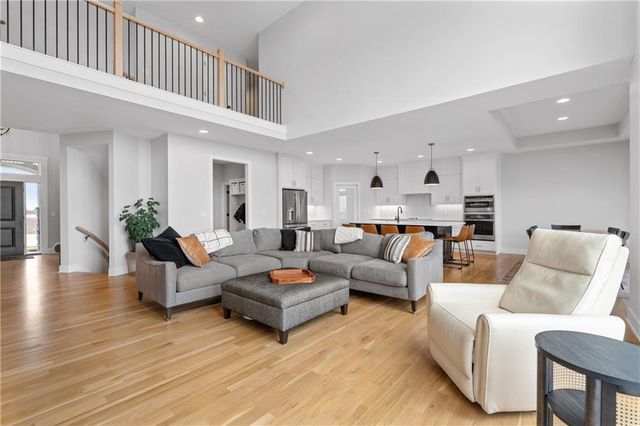 14616 Aspen Circle, Basehor, KS 66007