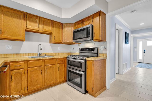 38 Markwood Drive, Howell, NJ 07731