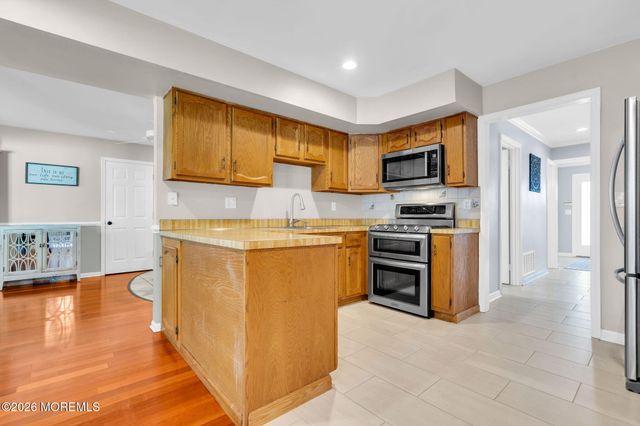 38 Markwood Drive, Howell, NJ 07731
