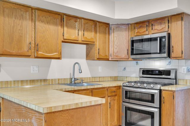 38 Markwood Drive, Howell, NJ 07731