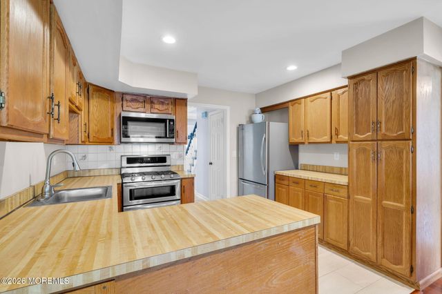 38 Markwood Drive, Howell, NJ 07731