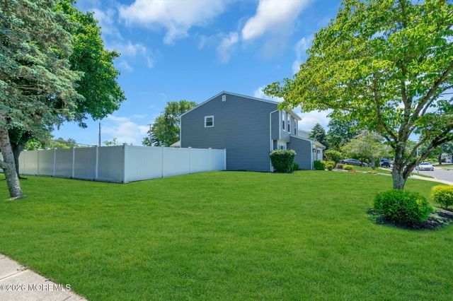38 Markwood Drive, Howell, NJ 07731