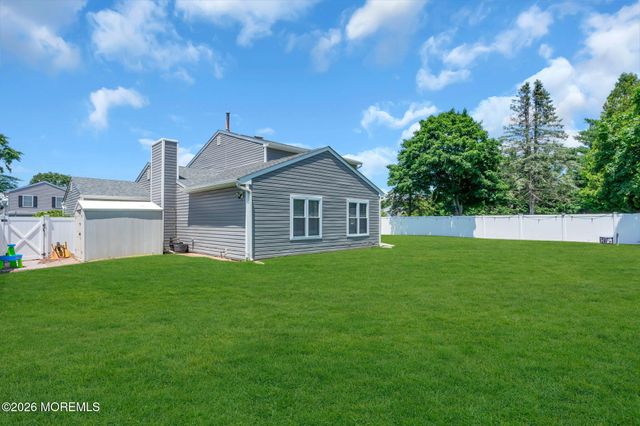 38 Markwood Drive, Howell, NJ 07731