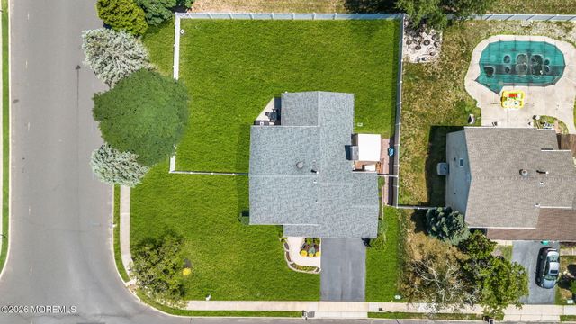 38 Markwood Drive, Howell, NJ 07731