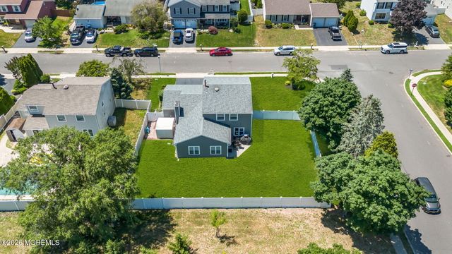 38 Markwood Drive, Howell, NJ 07731