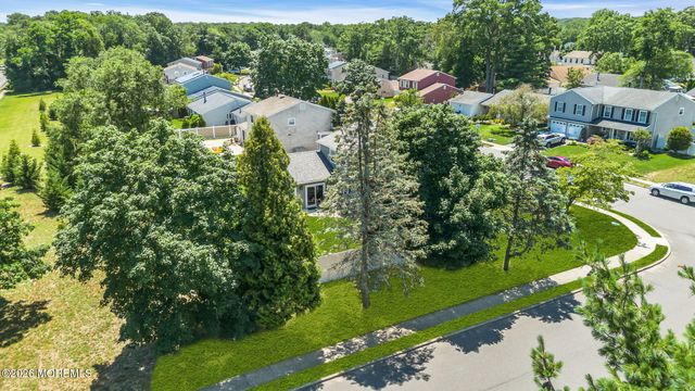 38 Markwood Drive, Howell, NJ 07731