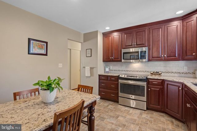 1942 SPLIT ROCK RD, Lancaster, PA 17601