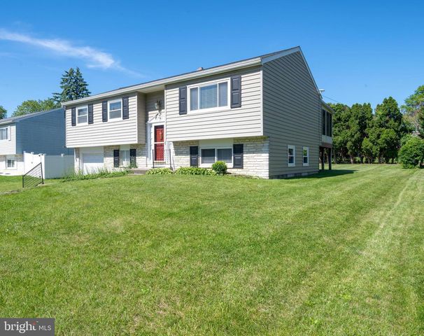 1942 SPLIT ROCK RD, Lancaster, PA 17601