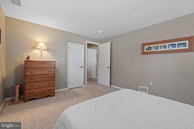 1942 SPLIT ROCK RD, Lancaster, PA 17601