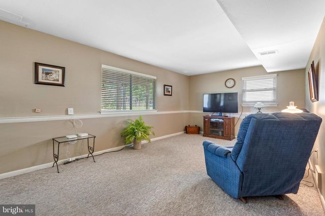 1942 SPLIT ROCK RD, Lancaster, PA 17601