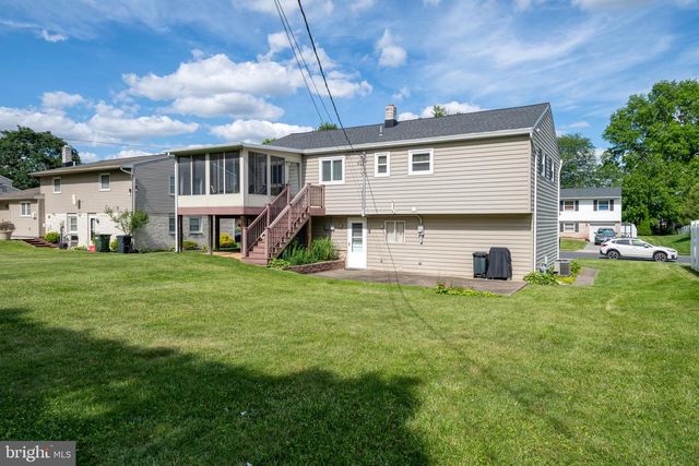 1942 SPLIT ROCK RD, Lancaster, PA 17601