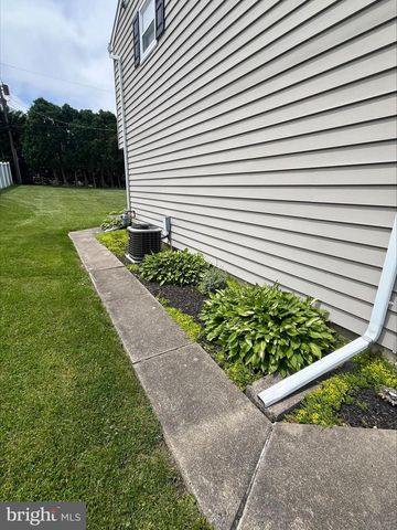 1942 SPLIT ROCK RD, Lancaster, PA 17601