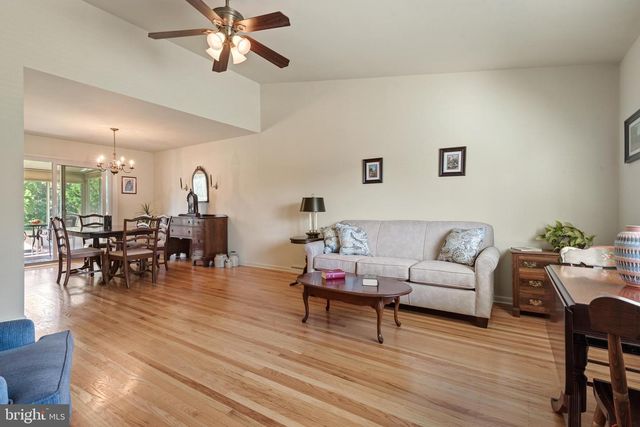 1942 SPLIT ROCK RD, Lancaster, PA 17601