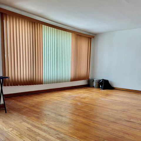 8936 S Oglesby Avenue, Chicago, IL 60617