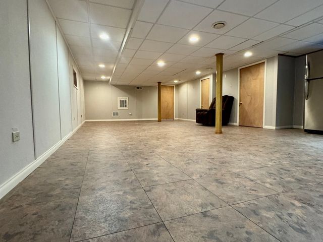 8936 S Oglesby Avenue, Chicago, IL 60617