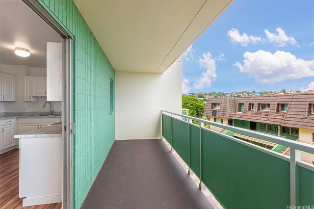 4280 Salt Lake Boulevard J29, Honolulu, HI 96818