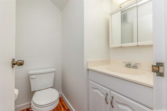 4280 Salt Lake Boulevard J29, Honolulu, HI 96818