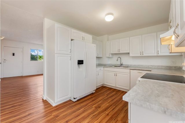 4280 Salt Lake Boulevard J29, Honolulu, HI 96818