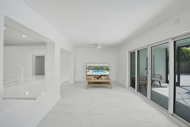 2030 N 54th Avenue, Hollywood, FL 33021