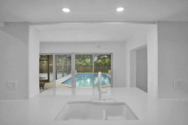 2030 N 54th Avenue, Hollywood, FL 33021