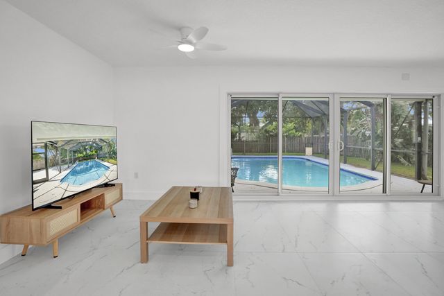 2030 N 54th Avenue, Hollywood, FL 33021