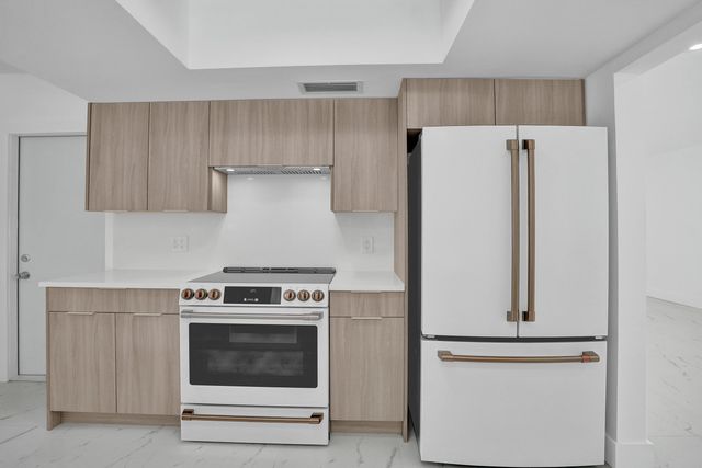 2030 N 54th Avenue, Hollywood, FL 33021