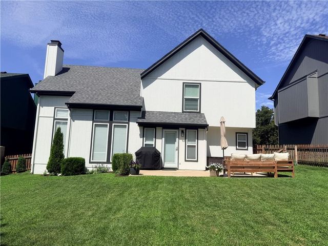 12163 S Sagebrush Drive, Olathe, KS 66061
