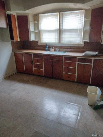 4440 Elmwood Street, Detroit, MI 48207