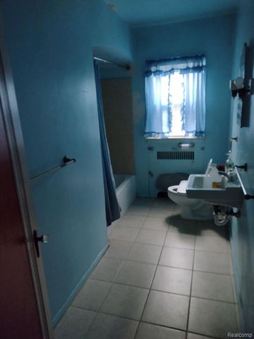 4440 Elmwood Street, Detroit, MI 48207