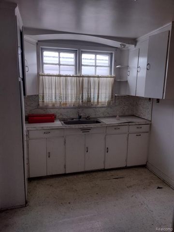 4440 Elmwood Street, Detroit, MI 48207